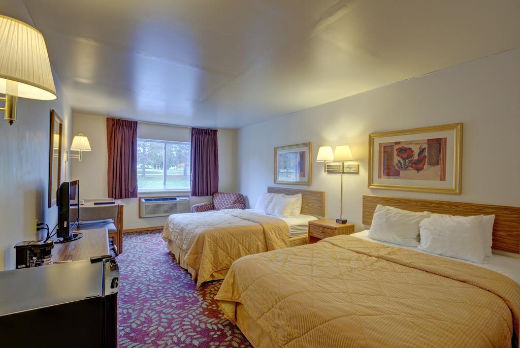 Comfort Inn Rhinelander Exterior photo