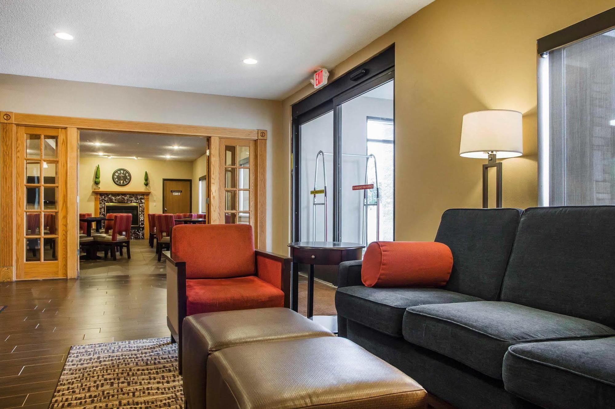 Comfort Inn Rhinelander Exterior photo